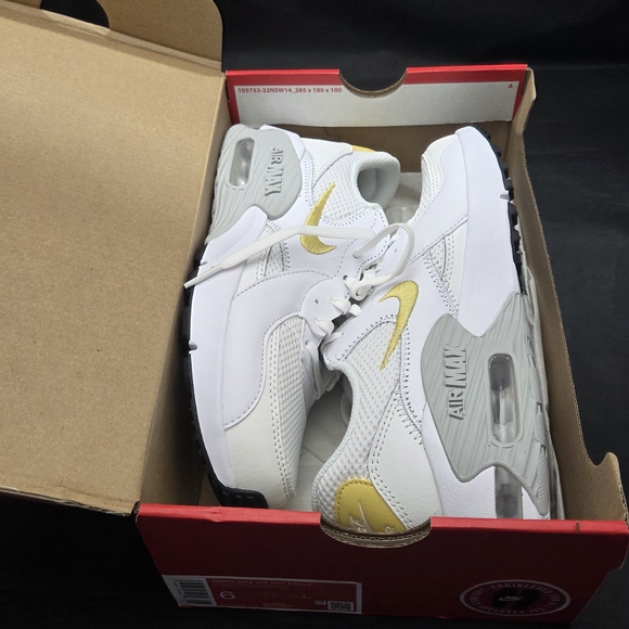 Wmns Nike Air Max Excee White and Gold Sneakers Sz 6 - Picture 8 of 9